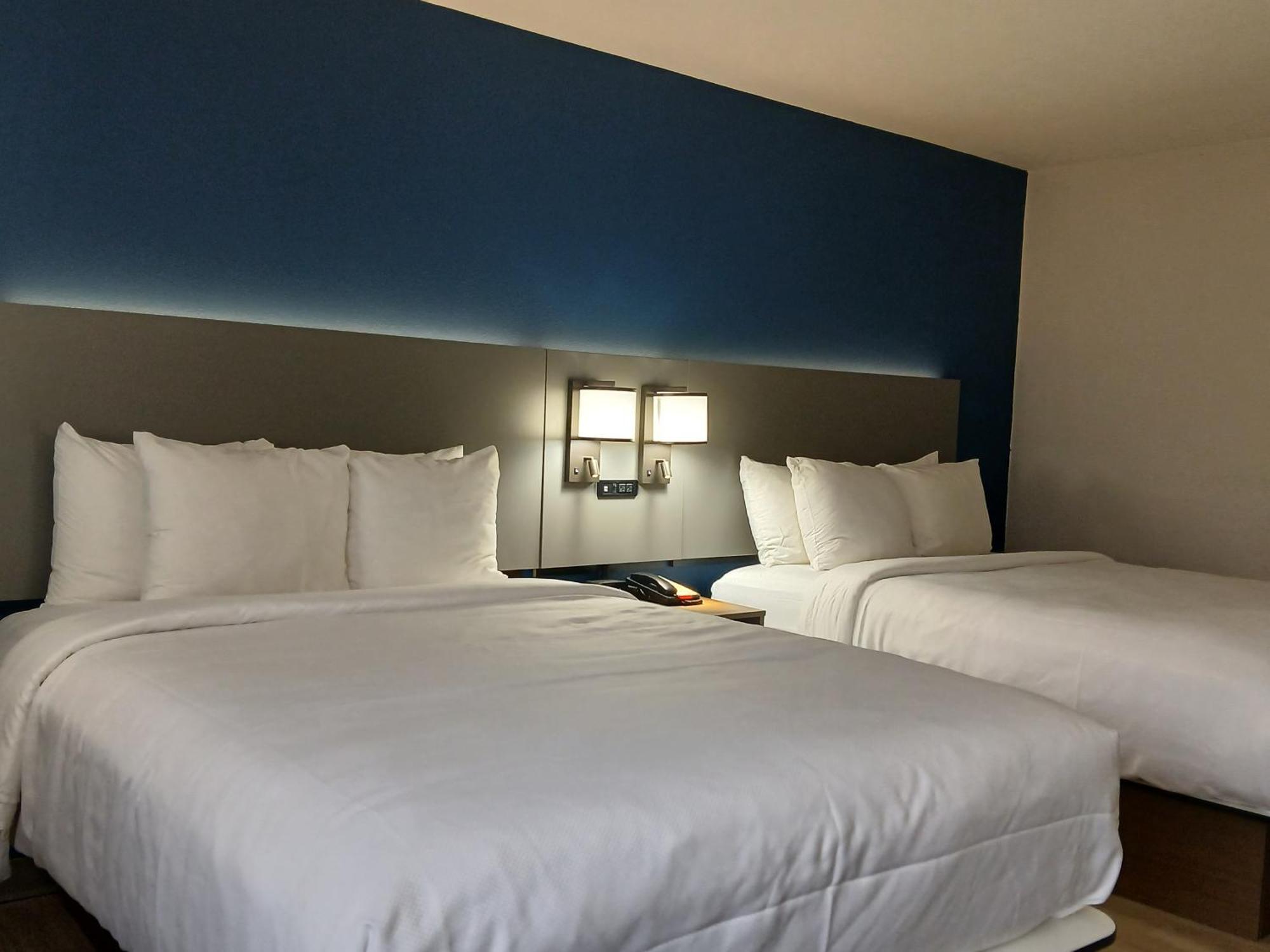 Comfort Inn Near Downtown & Blue Ridge Pkwy Marion Exterior foto