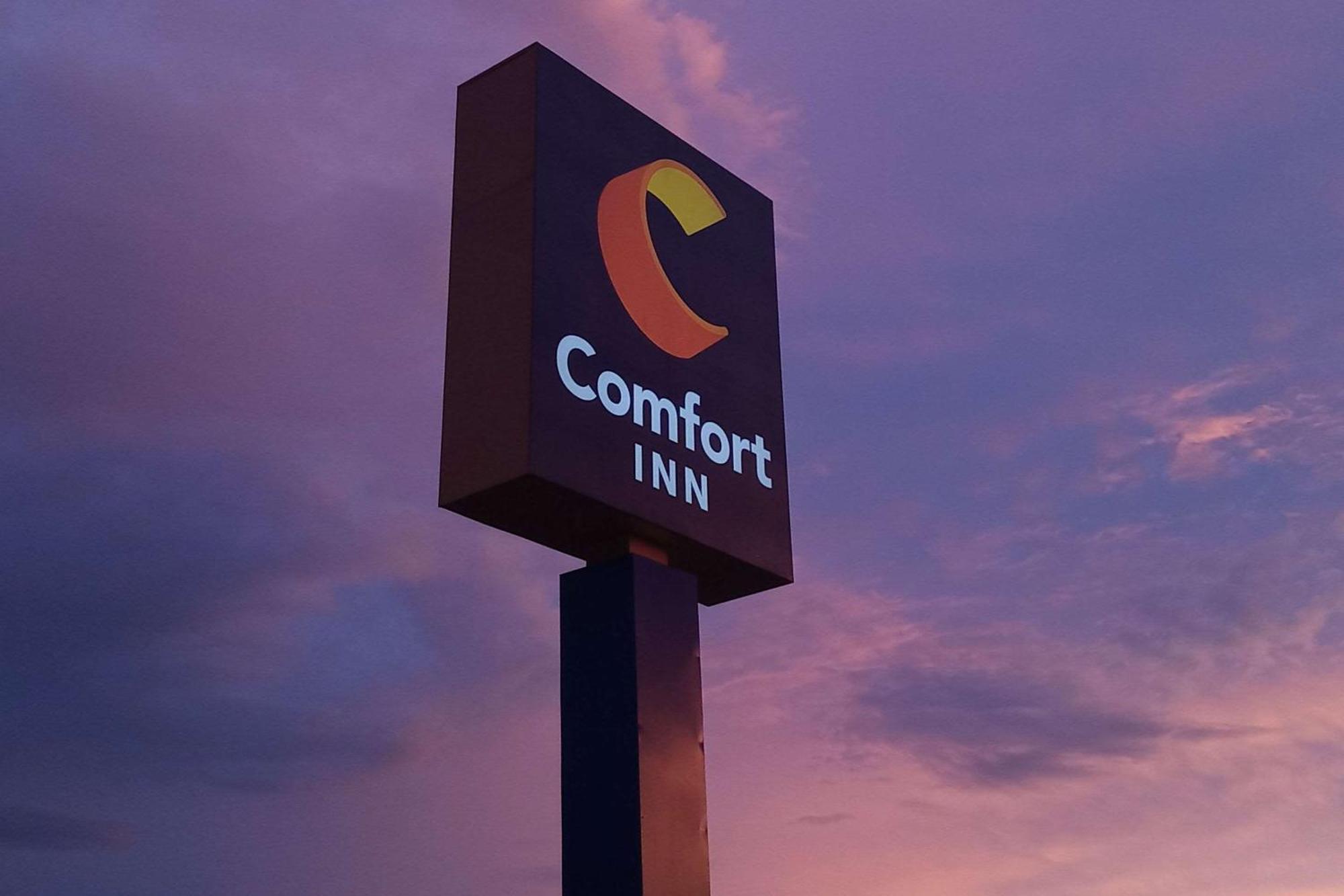 Comfort Inn Near Downtown & Blue Ridge Pkwy Marion Exterior foto